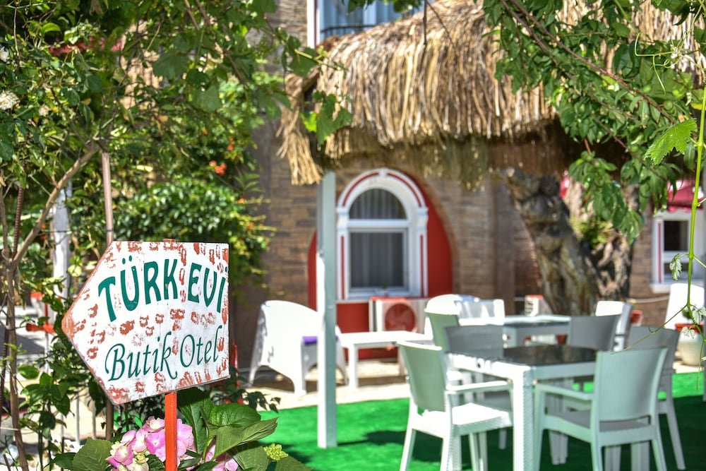 Айвалык: Otel Türk Evi