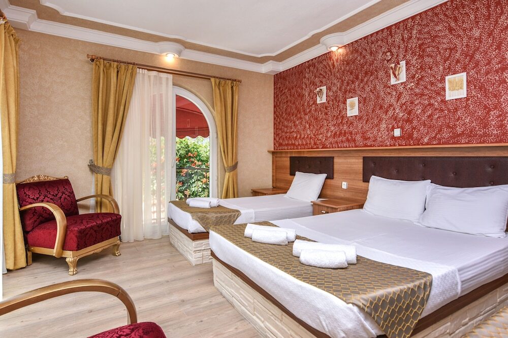Айвалык: Otel Türk Evi