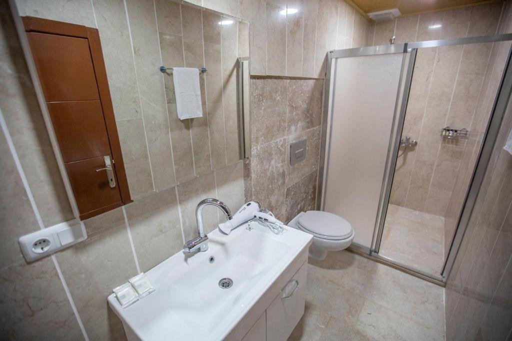 Учисар: Capiedra Hotel