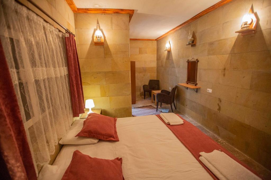Учисар: Capiedra Hotel