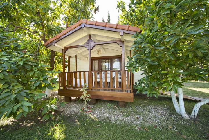 Чиралы: Akdeniz Bahcesi