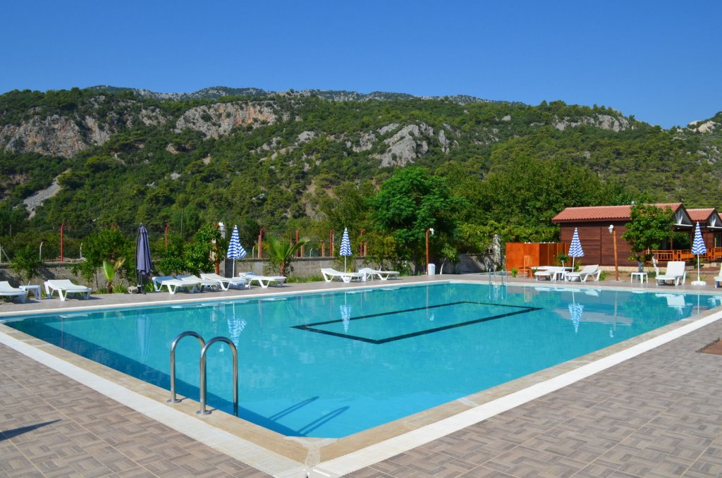 Чиралы: Apella Hotel