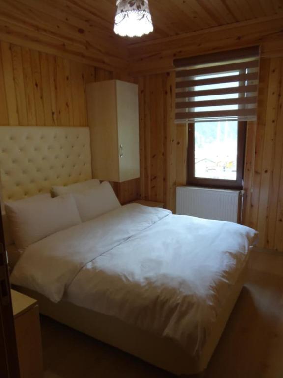 Узунгёль: Scala Otel