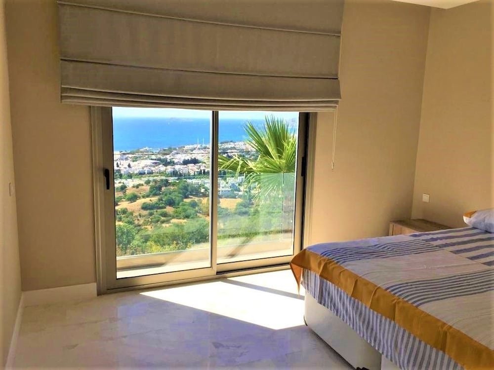 Тургутрейс: Villa Visum