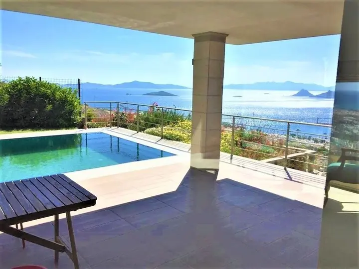 Тургутрейс: Villa Visum