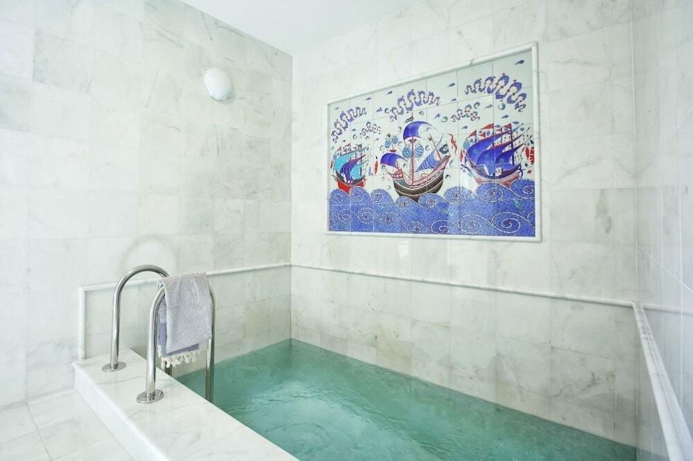Бурхание: Teomida Hotel