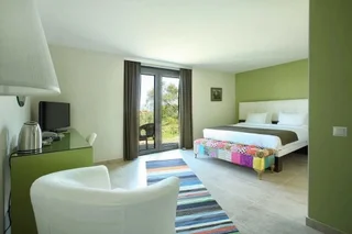 Бурхание: Teomida Hotel