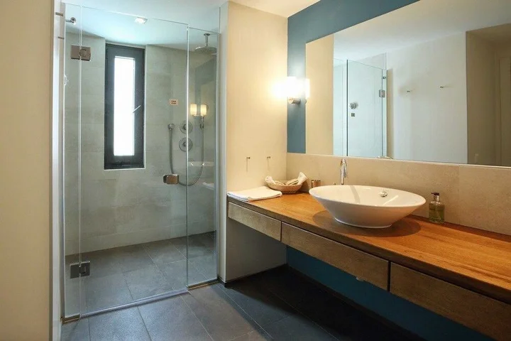Бурхание: Teomida Hotel