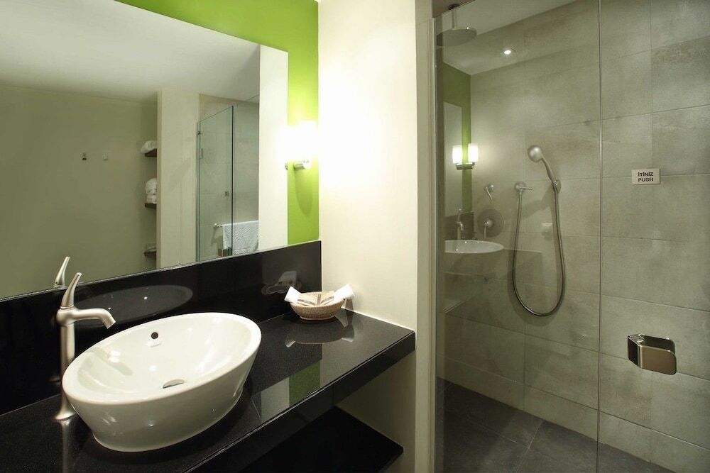 Бурхание: Teomida Hotel