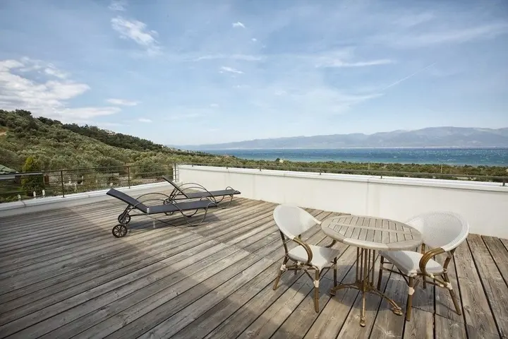 Бурхание: Teomida Hotel