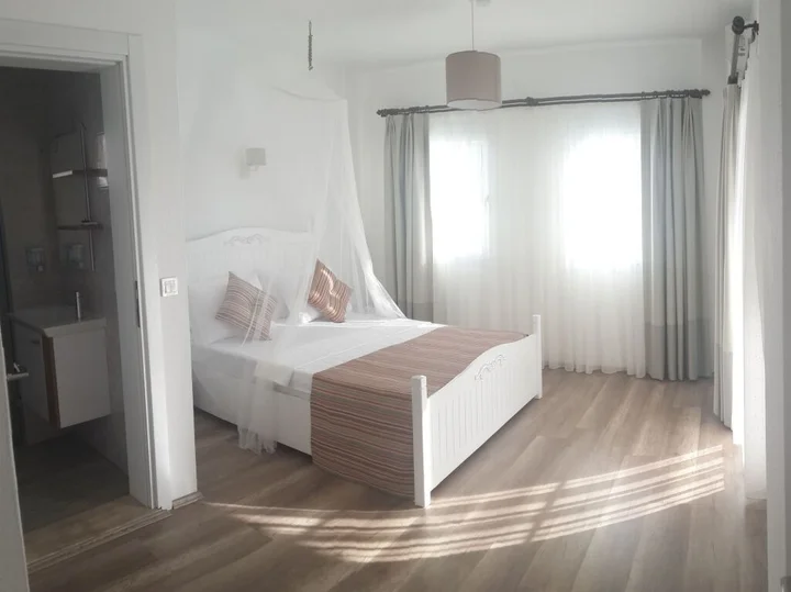 Яликавак: Dibek Homes