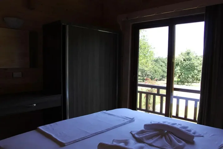 Чиралы: Villa Bilge