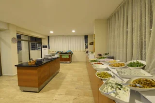 Кемер: Kaftans City Hotel by RRH&R