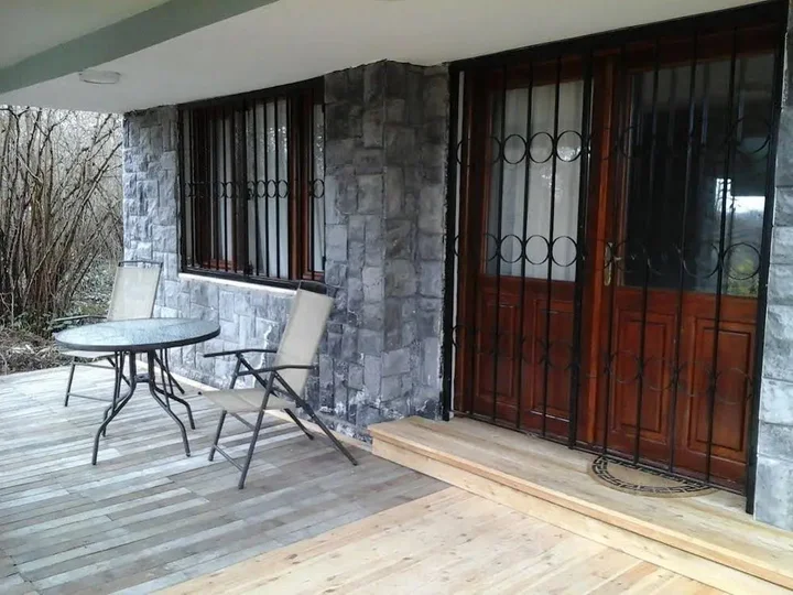 Сайл: Vira Creek House