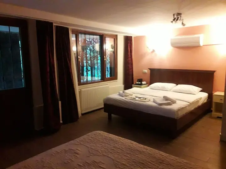 Сайл: Vira Creek House