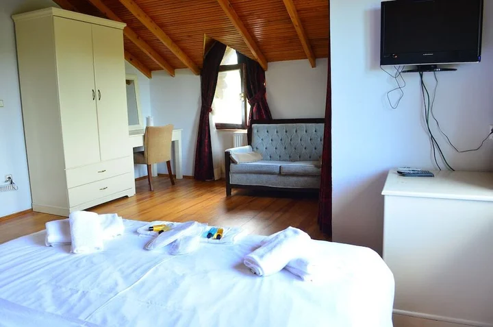 Сайл: Vira Creek House