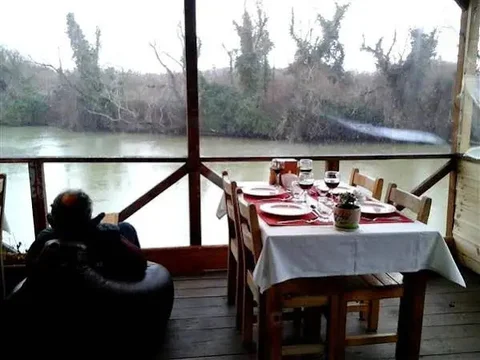 Сайл: Vira Creek House