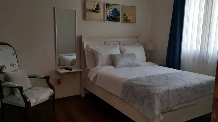 Айвалык: Casa di Ada