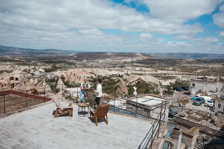 Учисар: Millstone Cave Suites