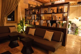 Учисар: Millstone Cave Suites