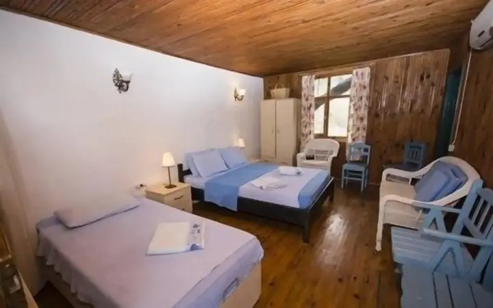 Селимийе: Jenny's House