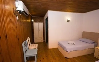 Селимийе: Jenny's House
