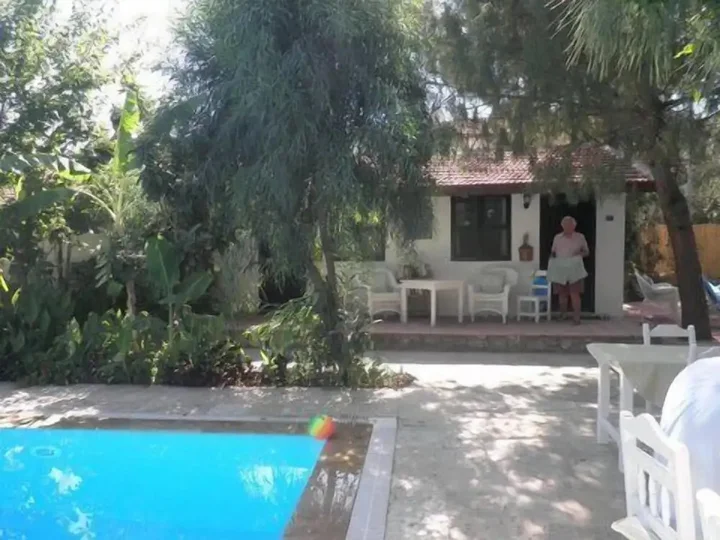Селимийе: Jenny's House
