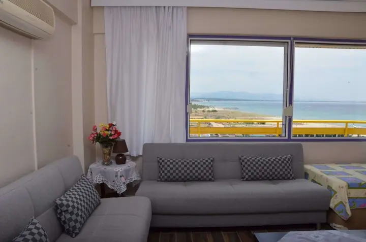 Айвалык: Nil Hotel