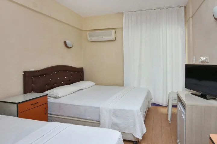 Айвалык: Nil Hotel