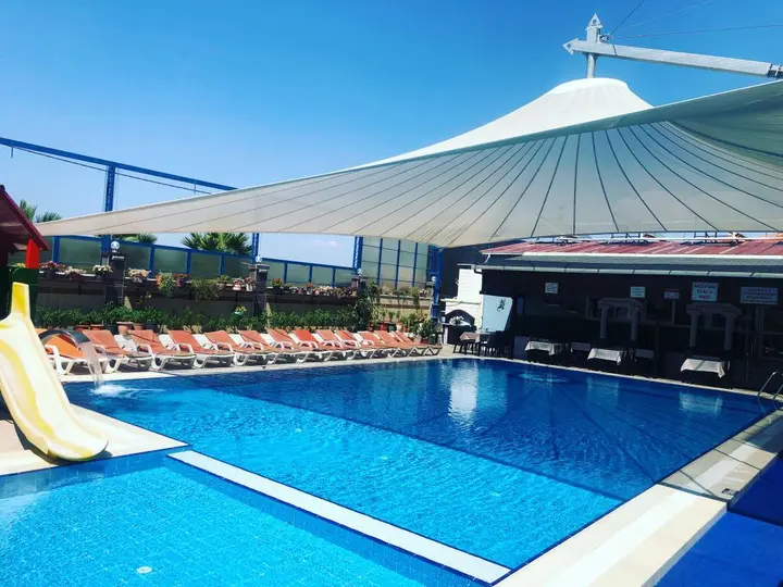 Айвалык: Nil Hotel