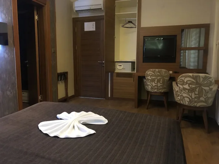 Измит: Izmit Saray Hotel