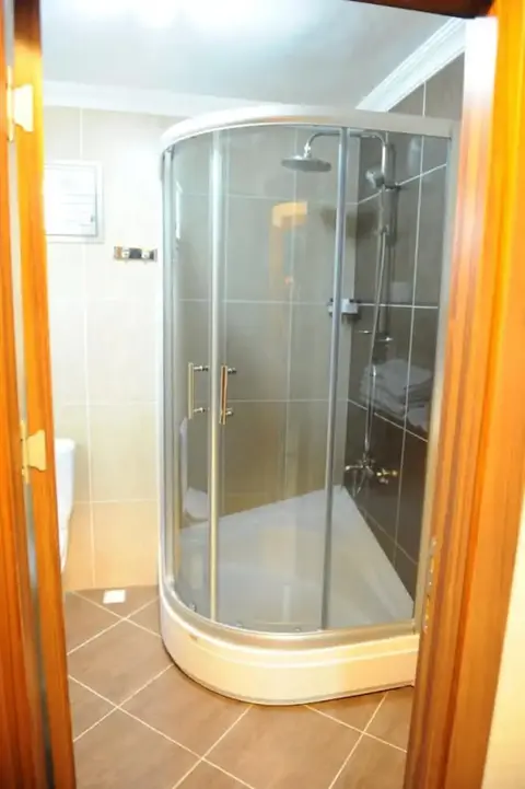 Измит: Izmit Saray Hotel