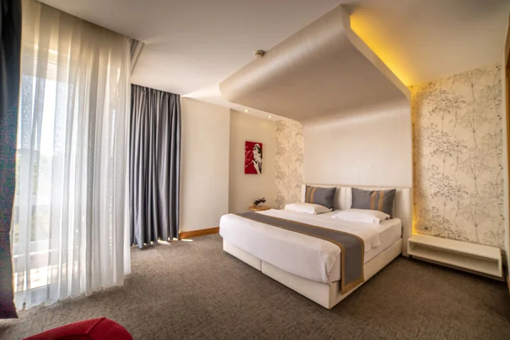 Унье: Atik Hotel