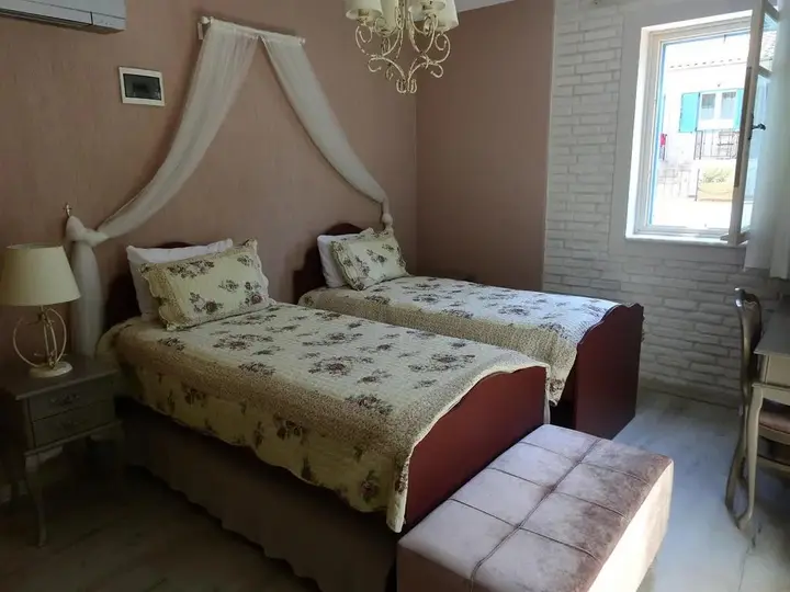 Айвалык: Karamela Otel