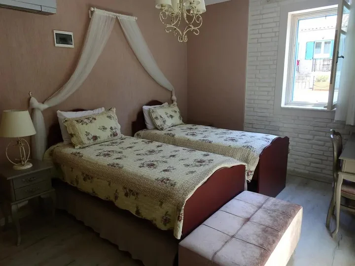 Айвалык: Karamela Otel