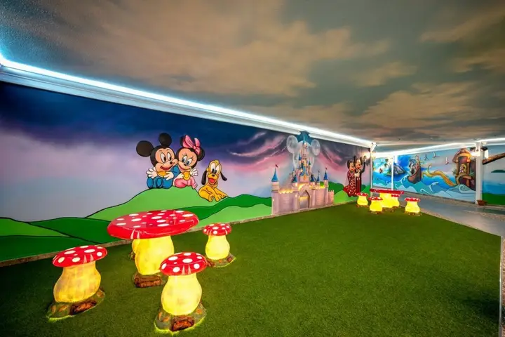 carousel image 0