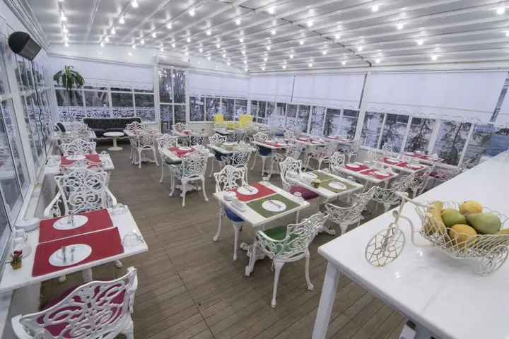 Бююкада: Buyukada Cankaya Hotel