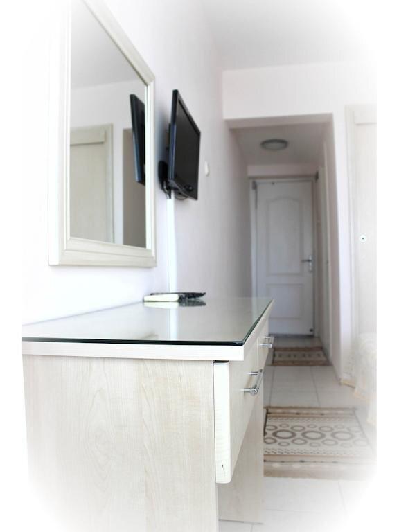 Карабурун: Can Karaburun Hotel