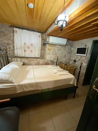 Айвалык: Cunda Zehra Teyzenin Evi