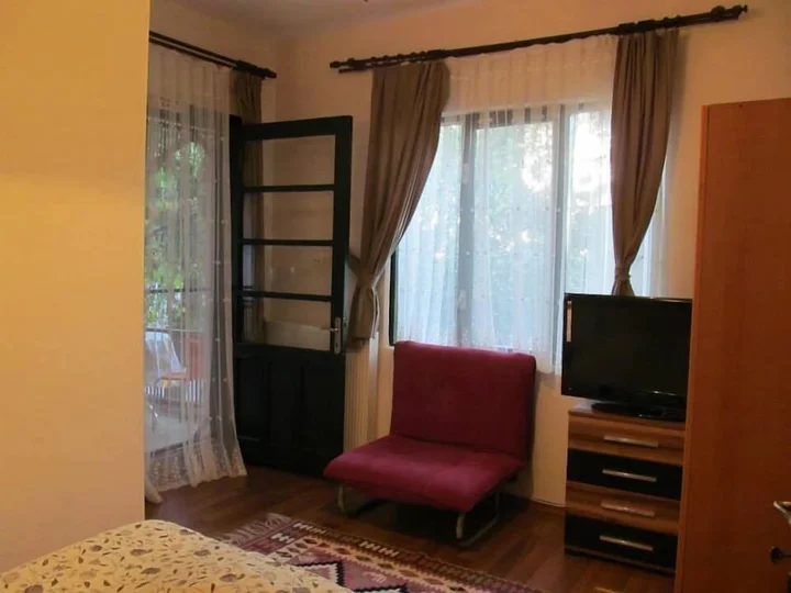 Бююкада: Orhan Kutbay'in Evi Turyolu Cafe Pansiyon