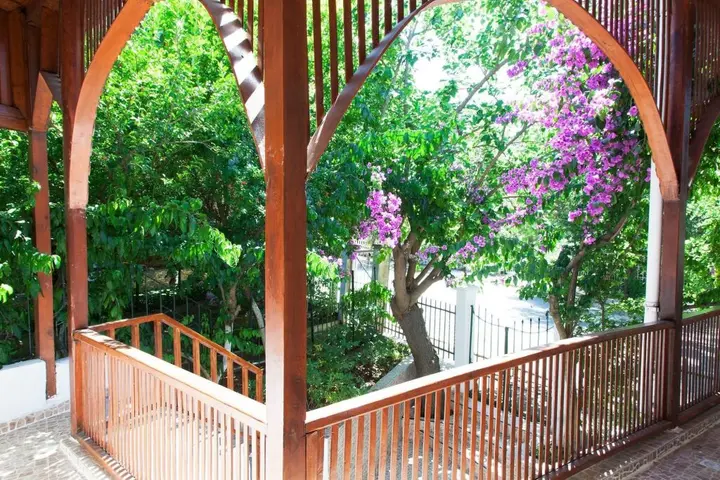 Бююкада: Orhan Kutbay'in Evi Turyolu Cafe Pansiyon