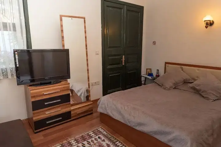 Бююкада: Orhan Kutbay'in Evi Turyolu Cafe Pansiyon