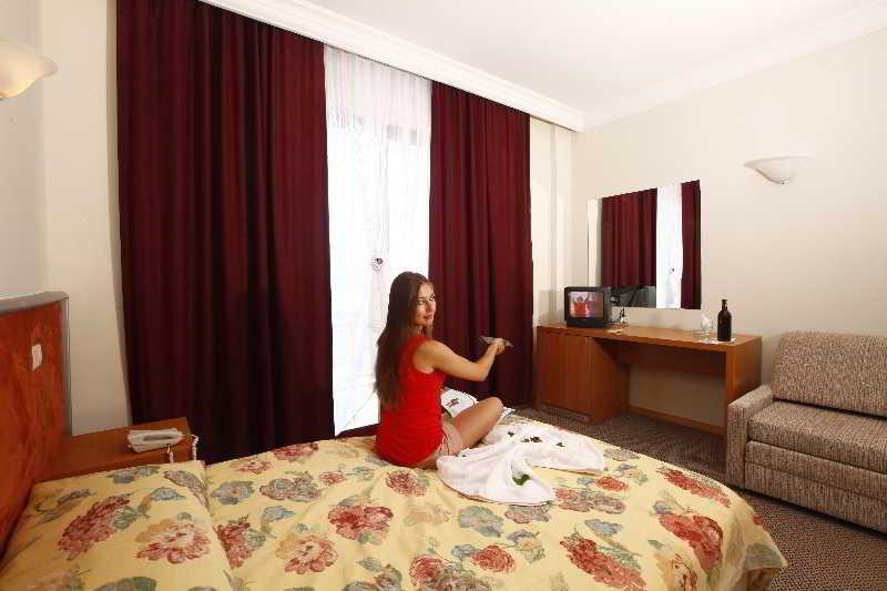 Кемер: Club Hotel Mira