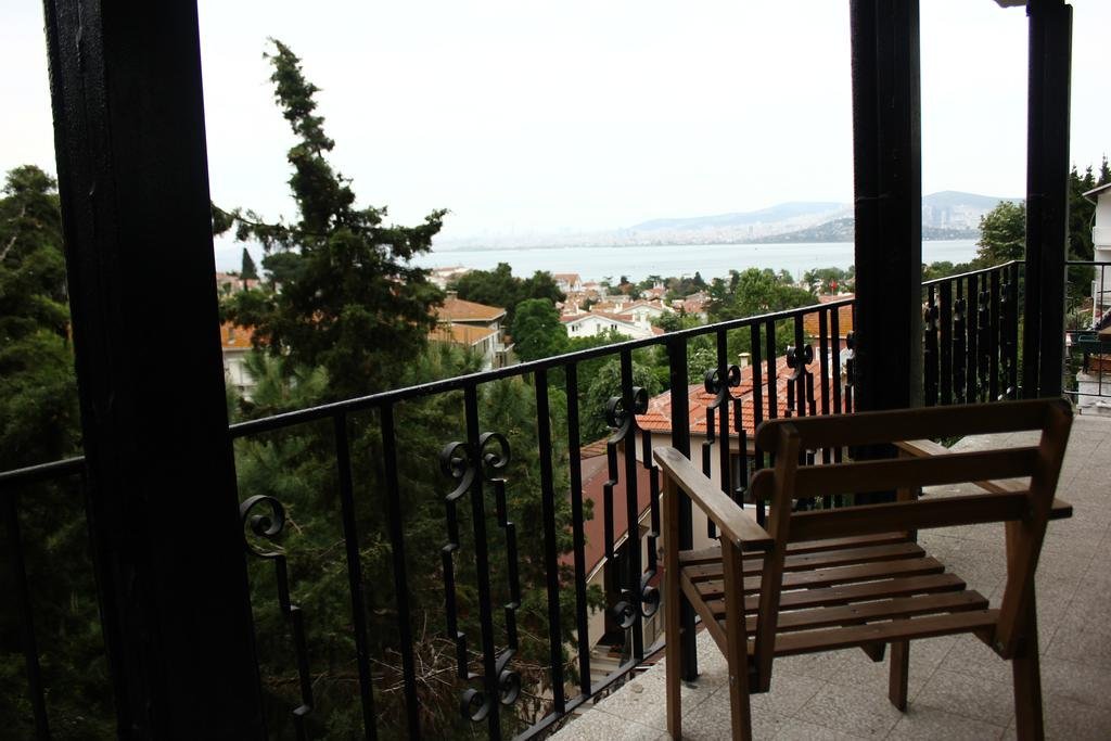 Бююкада: Büyükada Apart Hotel - Karadağ Apart