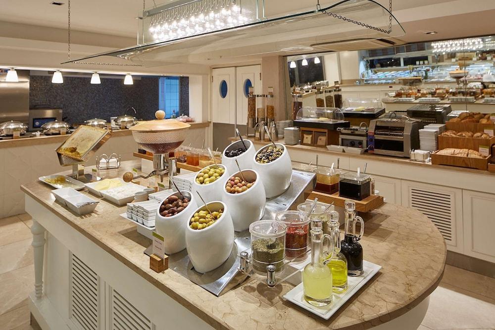 Измир: Double Tree By Hilton Izmir Alsancak