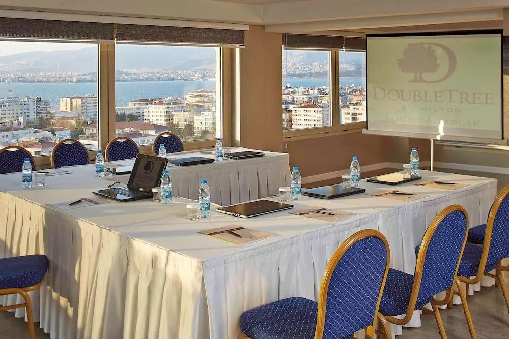Измир: Double Tree By Hilton Izmir Alsancak