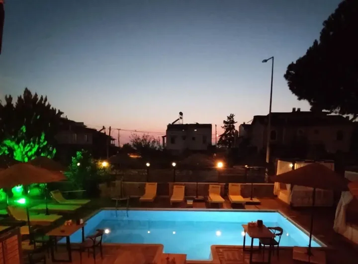 Дикили: Aterna Hotel