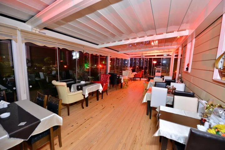 Сайл: Assortie La Villa Hotel