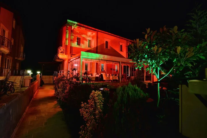 Сайл: Assortie La Villa Hotel