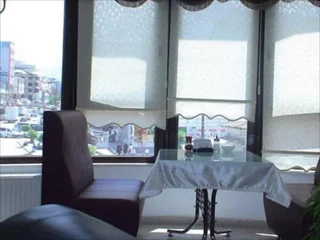 Ван: Hotel Side